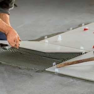 Les erreurs à éviter lorsqu'on pose du carrelage : on vous dit tout