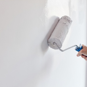 Nos meilleurs conseils pour peindre en blanc vos murs de couleurs